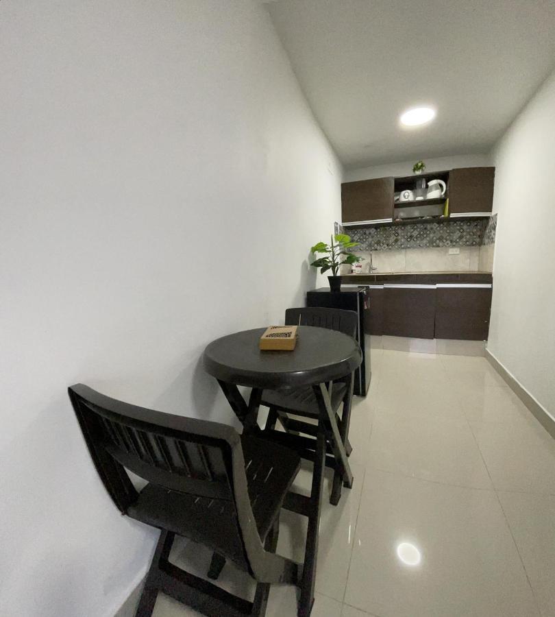 Sea Life Apartamentos En Via Principal Centro Y San Luis San Andrés المظهر الخارجي الصورة