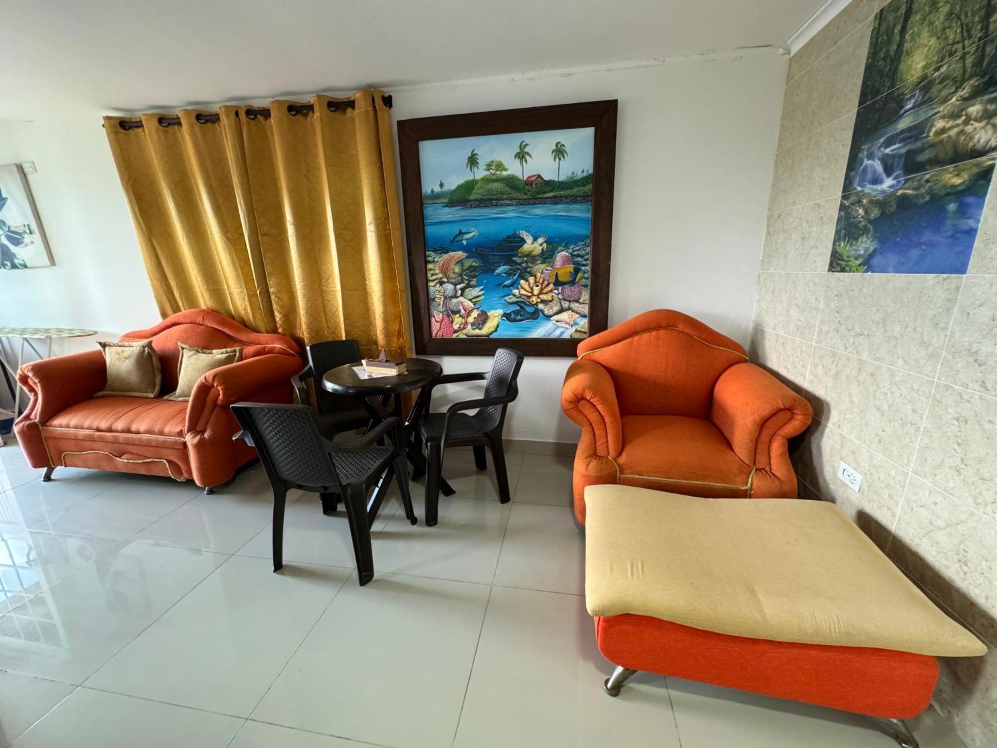 Sea Life Apartamentos En Via Principal Centro Y San Luis San Andrés المظهر الخارجي الصورة