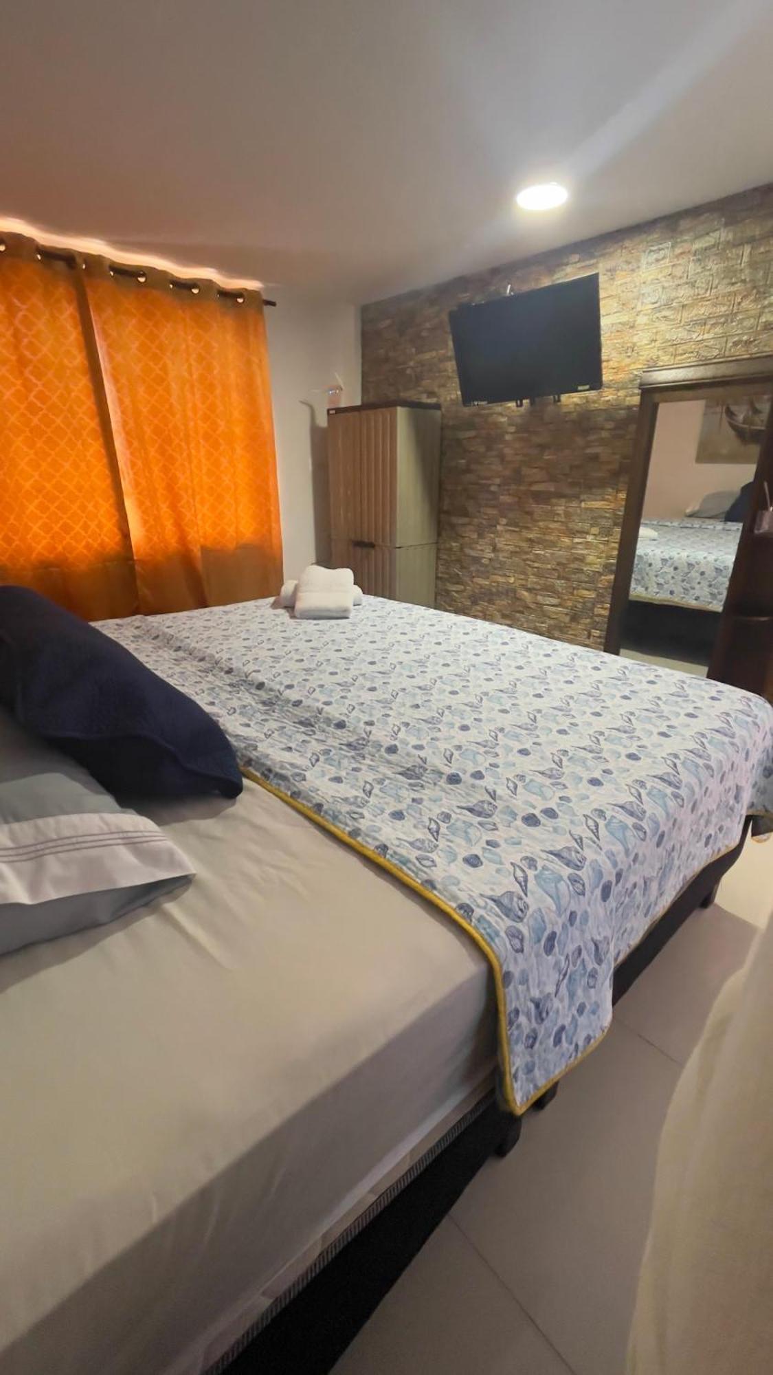 Sea Life Apartamentos En Via Principal Centro Y San Luis San Andrés المظهر الخارجي الصورة