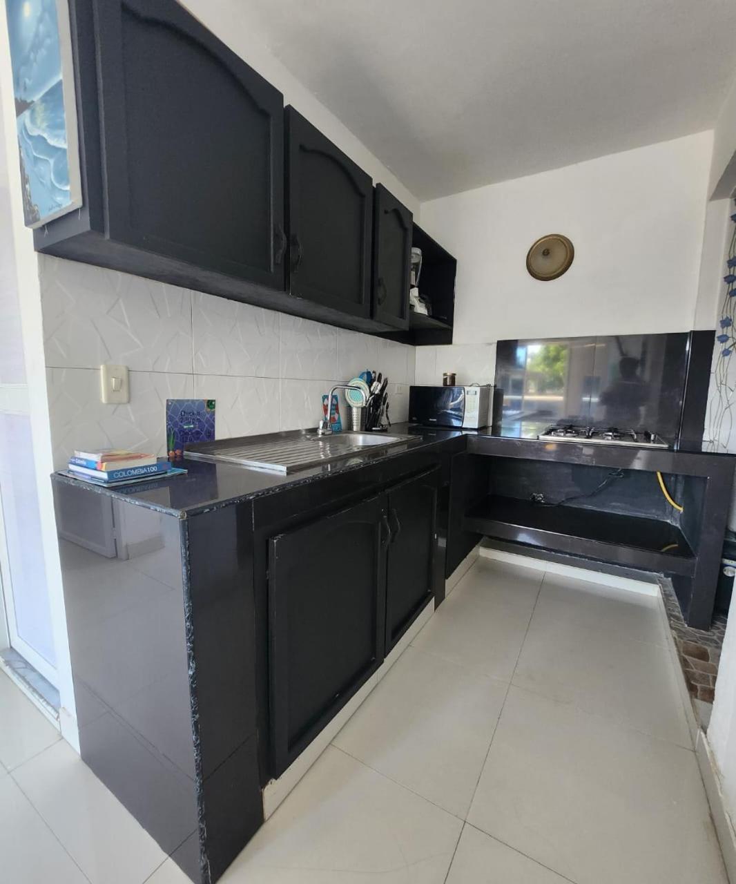 Sea Life Apartamentos En Via Principal Centro Y San Luis San Andrés المظهر الخارجي الصورة