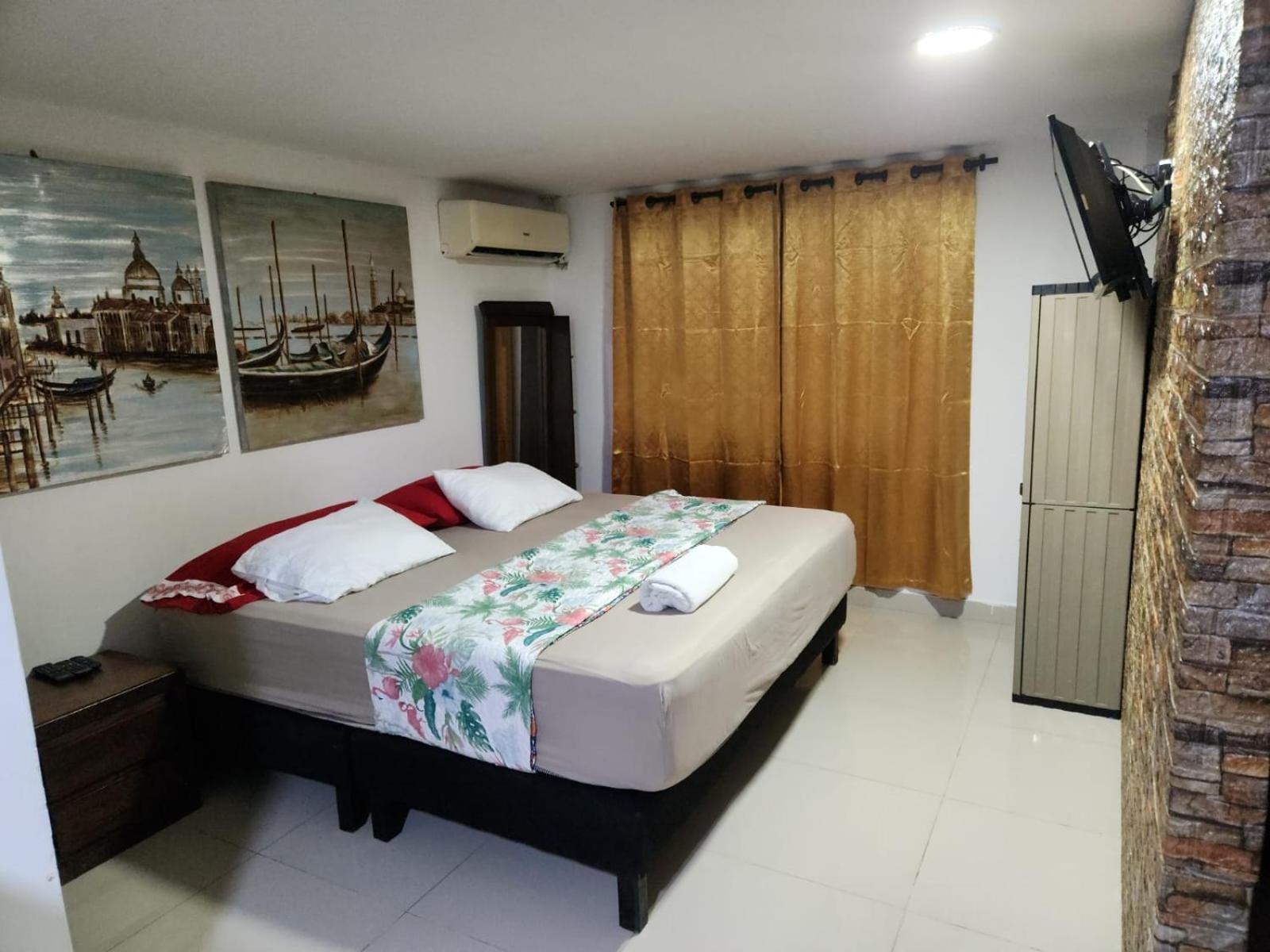Sea Life Apartamentos En Via Principal Centro Y San Luis San Andrés المظهر الخارجي الصورة