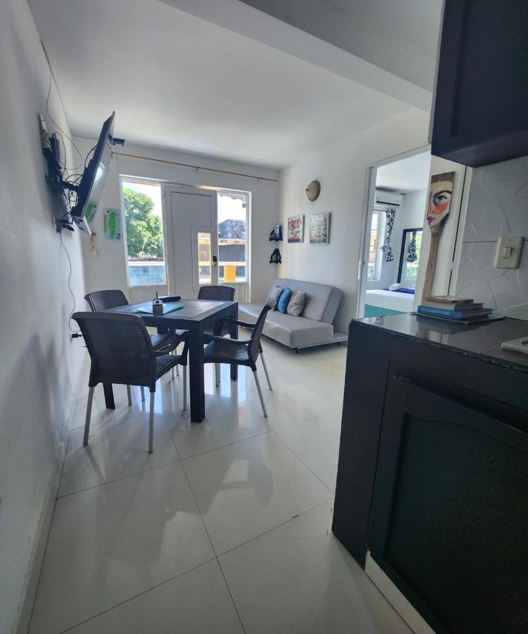 Sea Life Apartamentos En Via Principal Centro Y San Luis San Andrés المظهر الخارجي الصورة